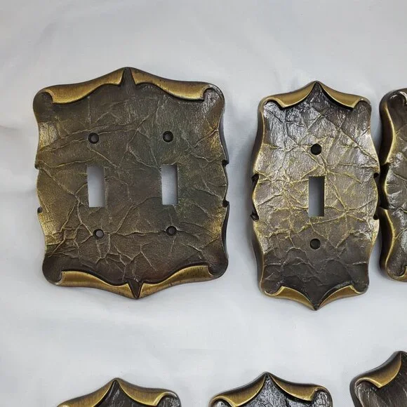 Vintage 7-Piece AMEROCK Metal Outlet & Switch Plate Covers Antique Brass Finish - Picture 6 of 10